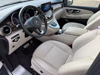 Mercedes-Benz V-Class 2022, 31000 км, за 228800 CNY - фото 13
