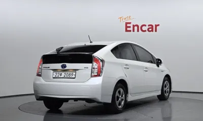 Toyota Prius 2015, 99778 км, за 8700000 KRW