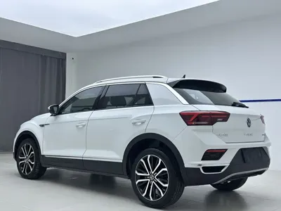 Volkswagen T-Roc 2023, 27000 км, за 119800 CNY