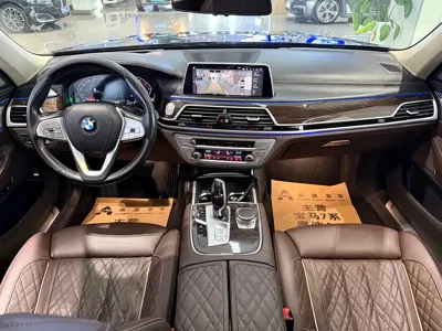 BMW 7 Series 2020, 110000 км, за 289800 CNY - фото 7