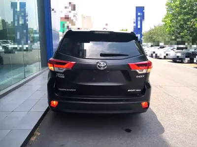 Toyota Highlander 2019, 94500 км, за 109200 CNY