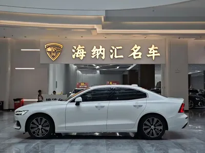 Volvo S60 2020, 16000 км, за 105800 CNY
