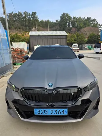 BMW i5 · 2026 год