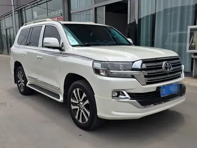 Toyota Land Cruiser 2020, 51000 км, за 499799 CNY - фото 3