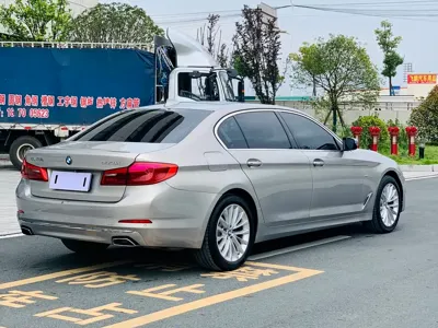 BMW 5 Series 2017, 97000 км, за 100500 CNY - фото 6