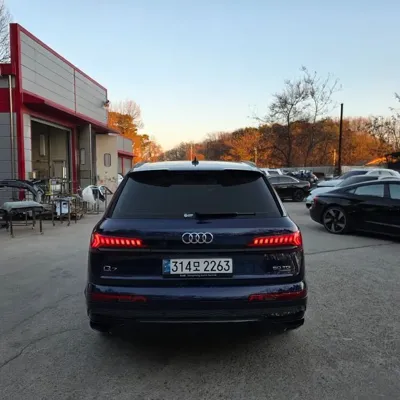 Audi Q7 2023, 31674 км, за 75000000 KRW