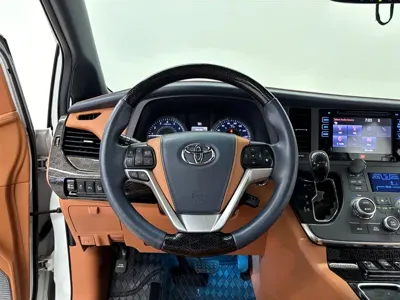 Toyota Sienna 2018, 101000 км, за 175000 CNY - фото 17