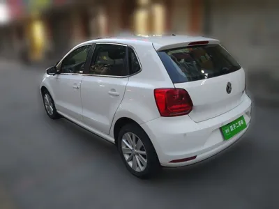 Volkswagen Polo 2016, 57699 км, за 34513.29 CNY