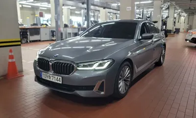 BMW 5-Series · 2023 год
