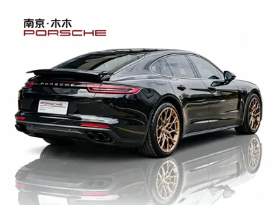 Porsche Panamera 2017, 105000 км, за 328000 CNY