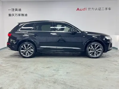 Audi Q7 2023, 41000 км, за 379799 CNY - фото 5