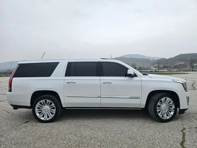 Cadillac Escalade 2018, 72000 км, за 42000000 KRW