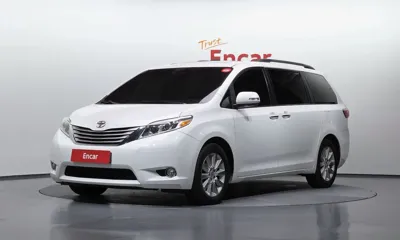 Toyota Sienna · 2015 год