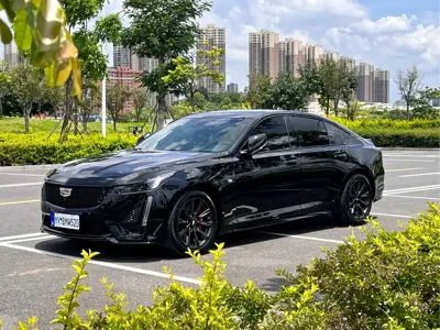 Cadillac CT5 · 2023 год
