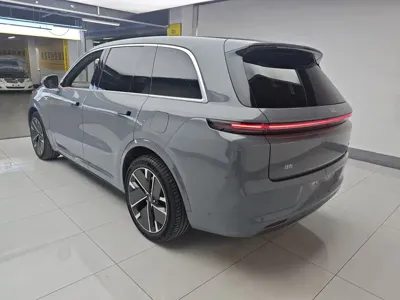 Li Auto Li L8 2025, 11399 км, за 285800 CNY