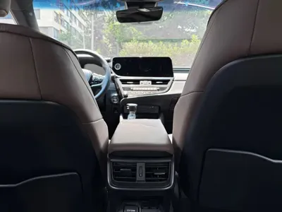 Lexus ES 2024, 23000 км, за 178800 CNY - фото 8