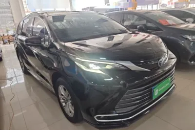 Toyota Sienna 2021, 107200 км, за 206821.42 CNY