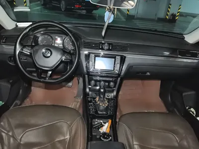 Volkswagen Passat 2016, 120500 км, за 63628.17 CNY - фото 6