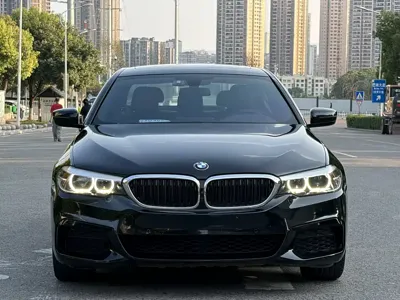 BMW 5 Series 2020, 120000 км, за 145800 CNY