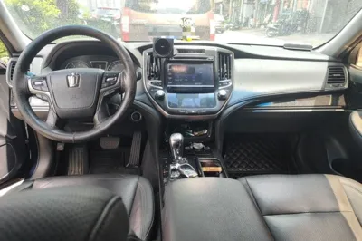 Toyota Crown 2018, 60100 км, за 122764.53 CNY - фото 9