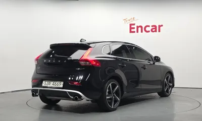 Volvo V40 2015, 100381 км, за 10400000 KRW