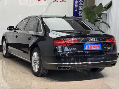 Audi A8 2015, 135000 км, за 138000 CNY