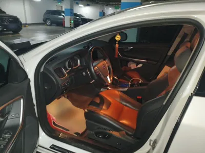 Volvo V60 2017, 77600 км, за 99614.04 CNY - фото 13