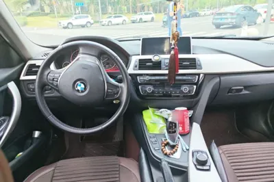 BMW 3 Series 2016, 187800 км, за 48664.82 CNY - фото 9
