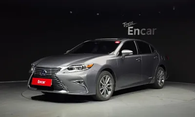 Lexus ES · 2017 год