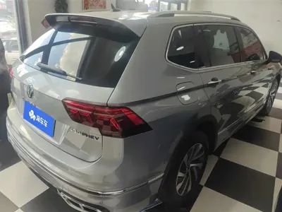 Volkswagen 途观L插电混动 2021, 54600 км, за 102000 CNY - фото 3
