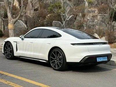 Porsche Taycan 2024, 11200 км, за 112000000 KRW