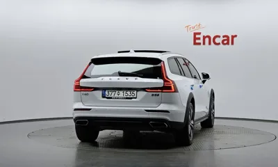 Volvo V60 2021, 64896 км, за 32300000 KRW