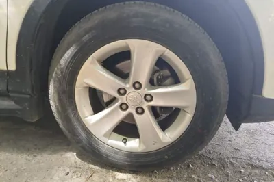 Toyota RAV4 2013, 55900 км, за 55539.41 CNY - фото 8