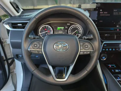 Toyota Venza 2022, 65700 км, за 108954.77 CNY - фото 14