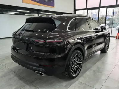 Porsche Cayenne 2020, 130000 км, за 378000 CNY