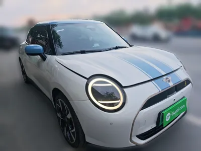 MINI Electric MINI COOPER 2024, 10700 км, за 154211.93 CNY