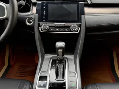 Honda Civic 2019, 95800 км, за 54800 CNY - фото 10