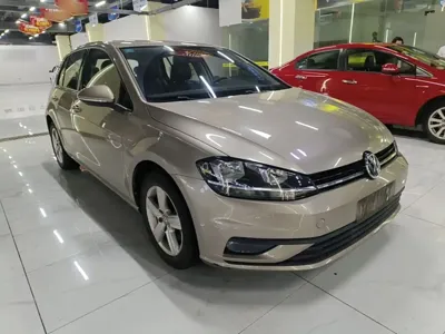 Volkswagen Golf 2019, 71100 км, за 43300 CNY