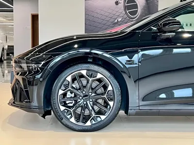 Zeekr 极氪007GT 2025, 14500 км, за 164800 CNY
