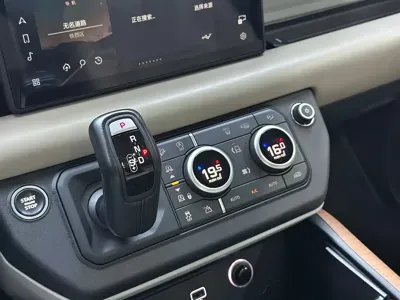Land Rover Defender 2020, 97000 км, за 428000 CNY - фото 15