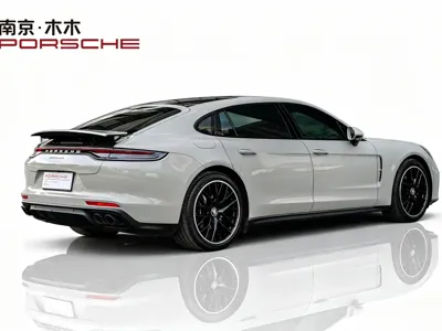 Porsche Panamera 2022, 25000 км, за 648000 CNY
