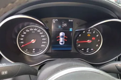 Mercedes-Benz C-Class 2019, 99600 км, за 102513.38 CNY - фото 11