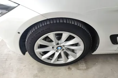 BMW 3 Series GT 2019, 123300 км, за 95402.7 CNY - фото 10