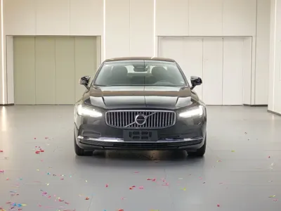 Volvo S90 2024, 34000 км, за 158000 CNY
