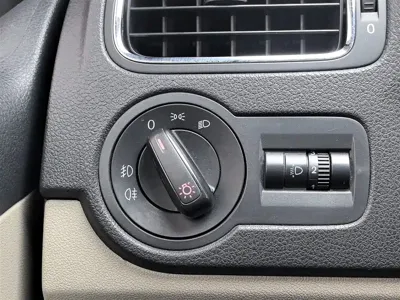 Volkswagen Polo 2012, 68300 км, за 18900 CNY - фото 21