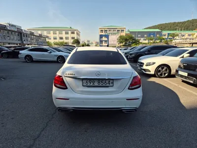 Mercedes-Benz E-Class 2019, 124851 км, за 23000000 KRW
