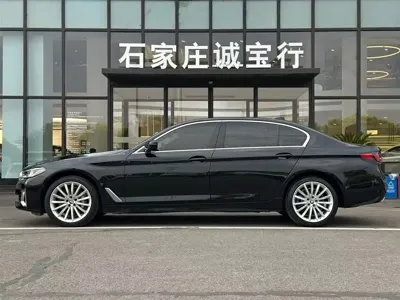 BMW 5 Series 2021, 70000 км, за 215799 CNY