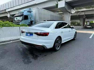 Audi A4L 2021, 150000 км, за 115000 CNY