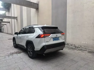 Toyota RAV4 2024, 30000 км, за 99800 CNY