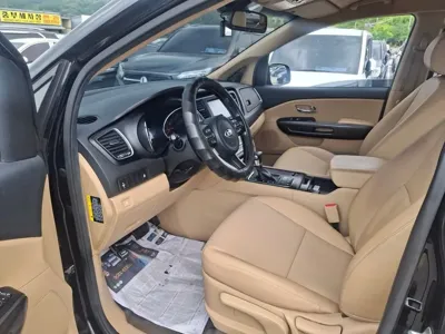 Kia Canival 2018, 257186 км, за 6500000 KRW - фото 12